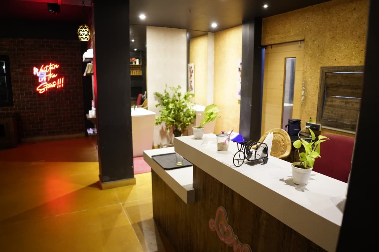 Brick House In-house Restaurant